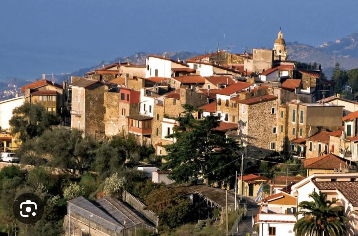Apartment Mariuccia In Seborga Esterno foto